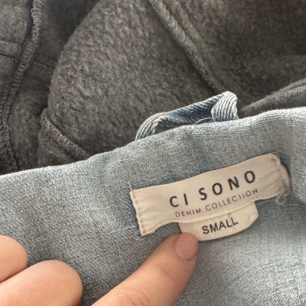 Women’s Light Blue Denim Jacket - Picture 6 of 6